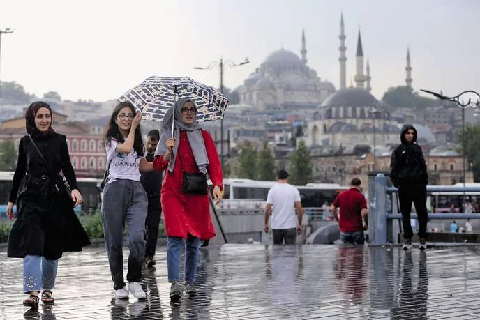 En Turquie, une jeunesse moins pratiquante