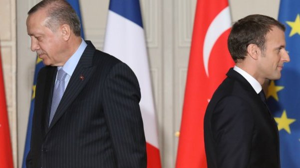 Erdogan accuse la France d'être "complice des terroristes"