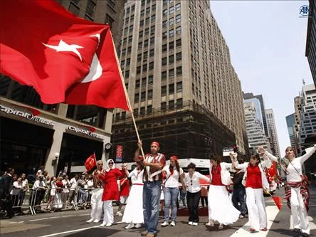 Discours de Çiçek lors de la journée turque