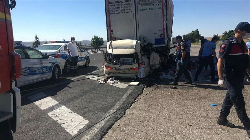 5 morts dans un accident de la circulation à Ankara, la capitale