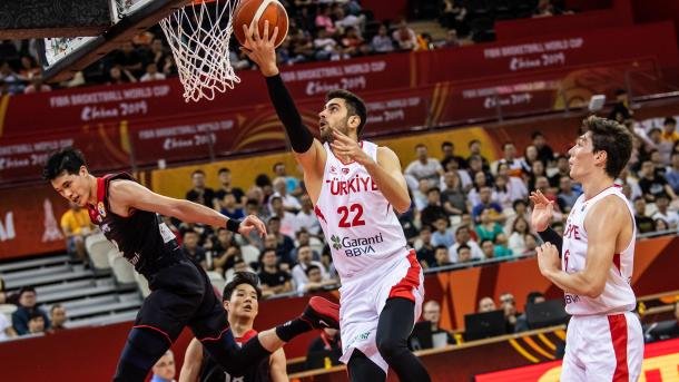 La Turquie, avec un grand Ilyasova, bat le Japon et remporte la première victoire du groupe E