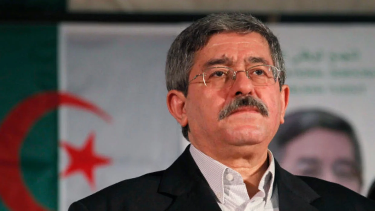 Ouyahia au secours de la France