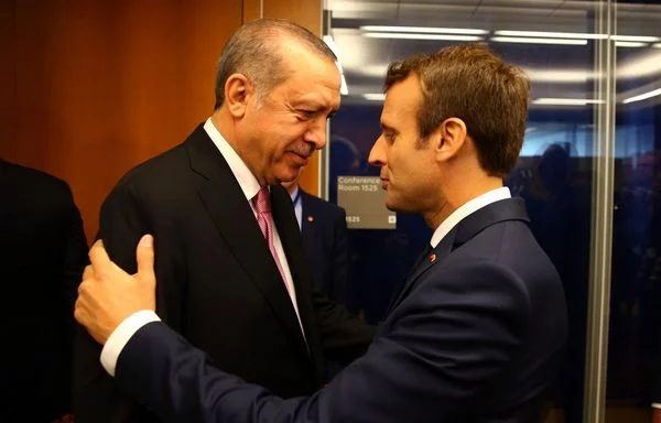 LE PRESIDENT ERDOGAN S'EST ENTRETENU AVEC SON HOMOLOGUE FRANÇAIS.