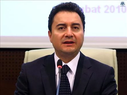 Ali Babacan se rend à Athènes