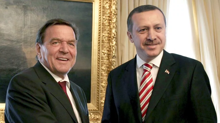 Turquie : l'ex-chancelier Schröder intermédiaire dans la libération d'un Allemand