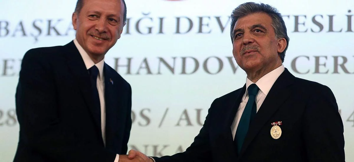 [Chronique] Le principal chef de l'opposition turque soutient Gül pour affronter Erdogan