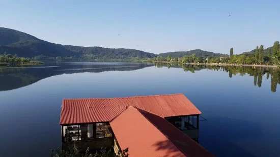 Un tribunal ordonne l'arrêt de construction de logement au parc National de Gölcük à Bolu