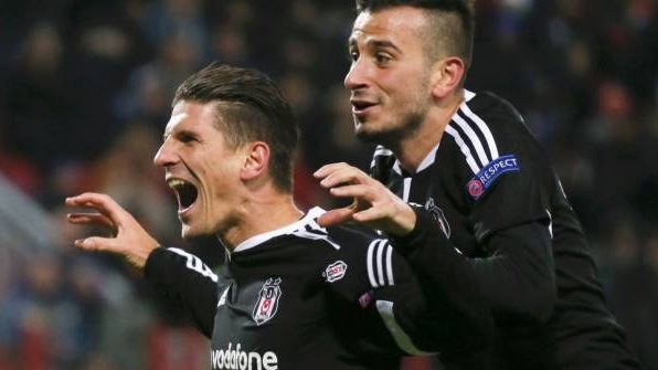 Besiktas creuse l'écart en tête du Championnat turc