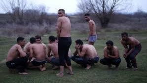 « J'ai été menottée, battue, torturée… Je veux raconter mon histoire » : une Iranienne, refoulée six fois par la Grèce, réclame justice