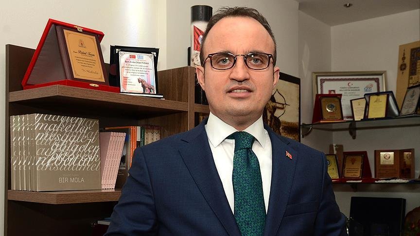 AK Parti : "Ils marchandent pour accueillir 20 000 réfugiés et demandent à la Turquie d'ouvrir ses portes"