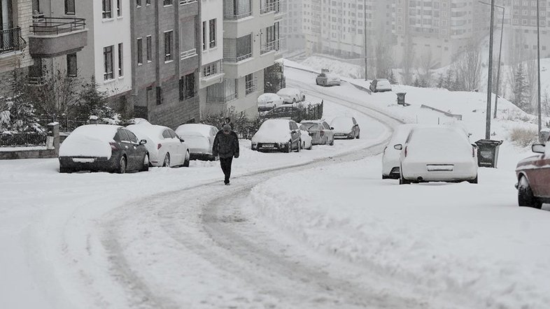 Turquie : une tempête de neige provoque l'annulation de 300 vols