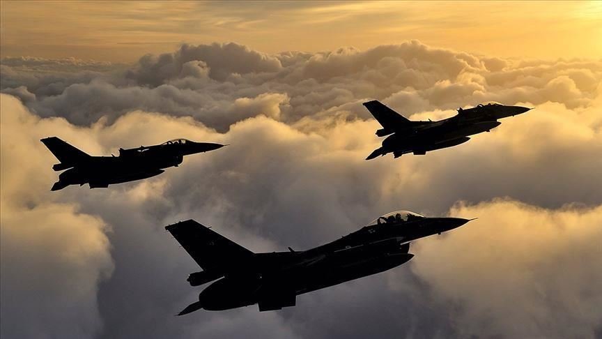 Des avions turcs neutralisent 8 terroristes du PKK dans le nord de l'Irak