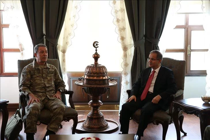 Turquie : Le chef de l'état-major et celui du renseignement à la frontière syrienne