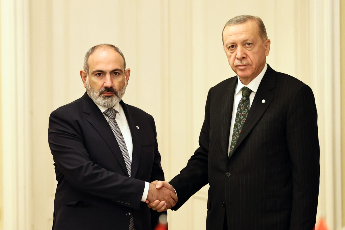 Premier ministre arménien Nikol Pashinyan et le président turc Recep Tayyip Erdogan
