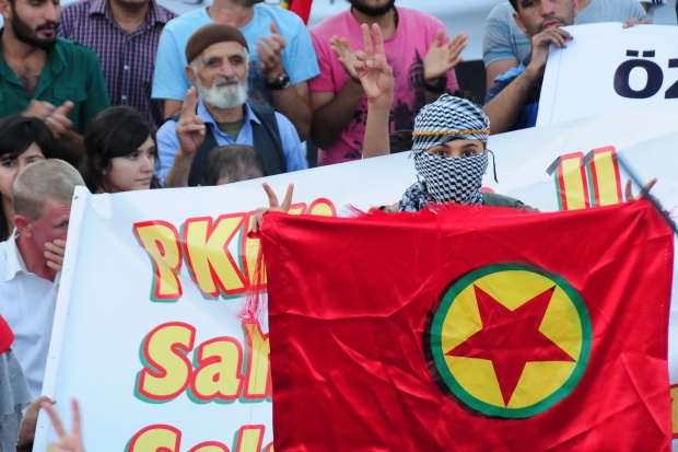 Drapeaux des terroristes du PKK