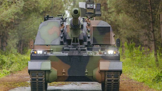 Le char Firtina SPH de l'armée turque en service depuis 2020