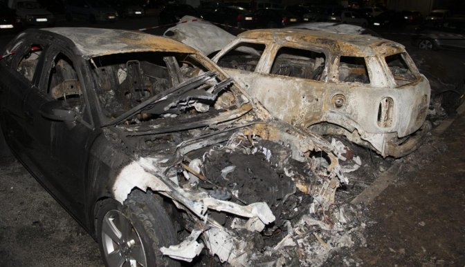 Voiture calcinée dans la ville de Vidauban
