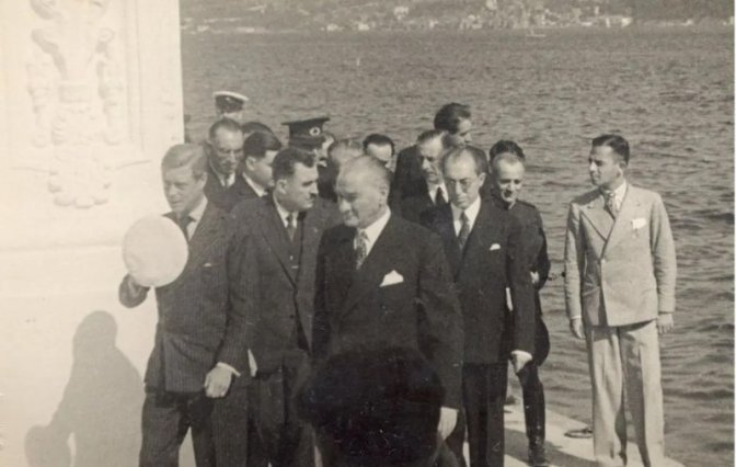 Mustafa Kemal Atatürk, roi d'Angleterre. La visite d'Édouard VIII