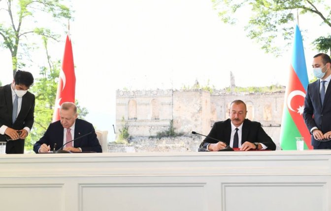 Ilham Aliyev et Recep Tayyip Erdogan à la déclaration de Choucha