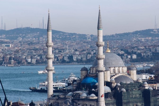 Vue de la Nouvelle mosquée (Yeni Cami) à Istanbul près d'Eminönü