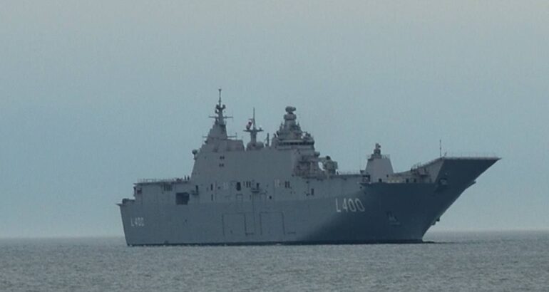 Le futur navire amiral de la marine turque, le TCG Anadolu (L-400)
