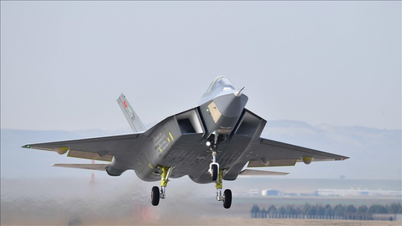 chasseurs-bombardiers de 5e génération turcs « Kaan »