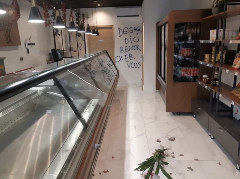 Une boucherie de Nantes vandalisée et cible de tags racistes à deux reprises en une semaine