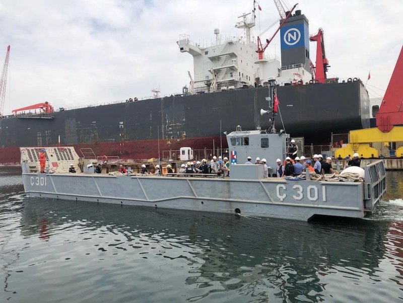 TCG Anadolu entrant au chantier