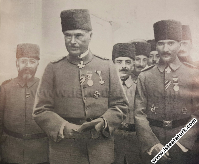 Otto Liman von Sanders (à gauche) et Mustafa Kemal pendant la Première Guerre mondiale