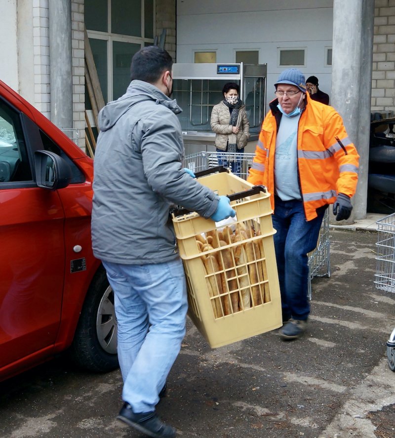 les premières baguettes de fabrication Boulangerie de Vauban de la famille Beyaz ont été livrés aux restos du cœur de Mulhouse